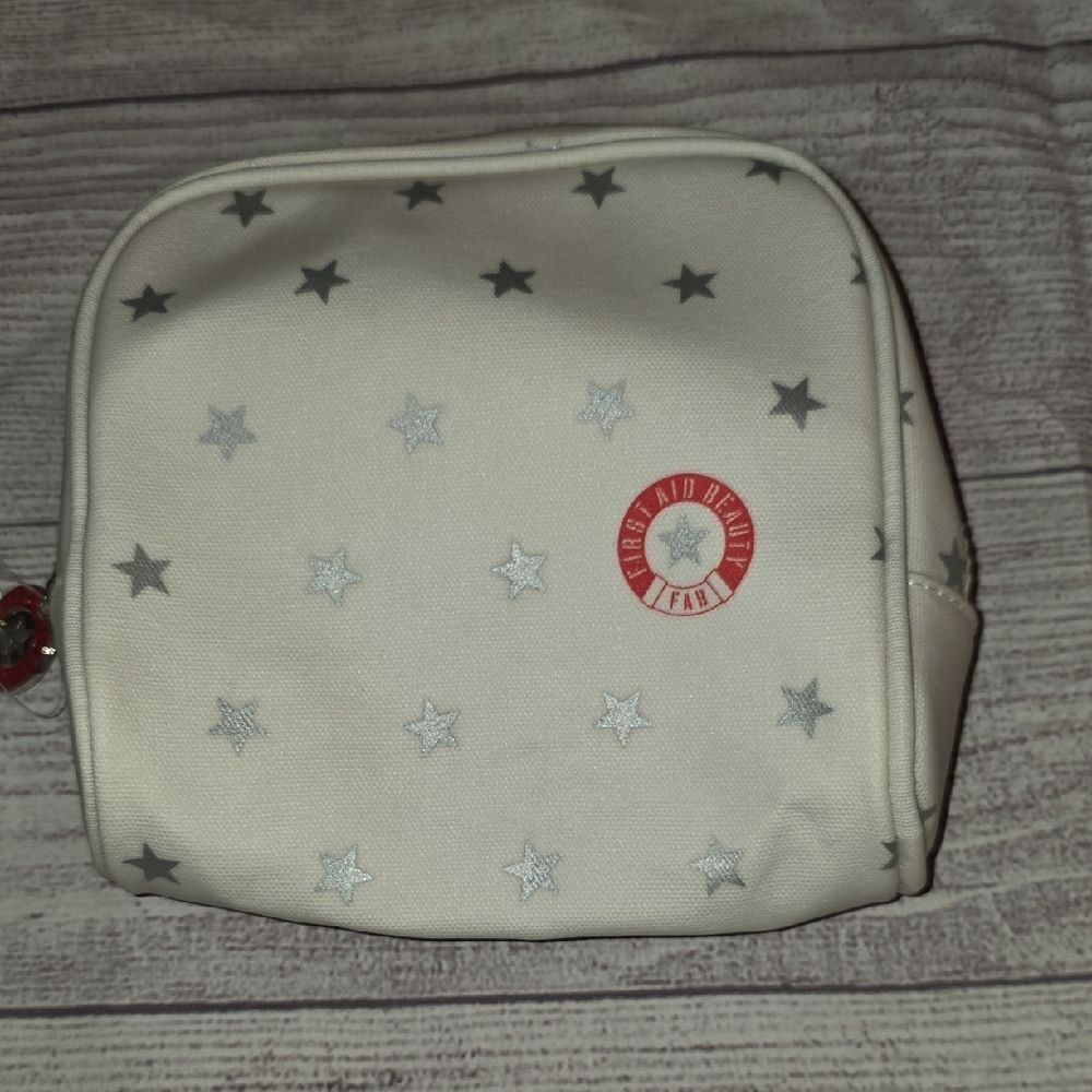 Compact White and Gray Star Cosmetic Bag